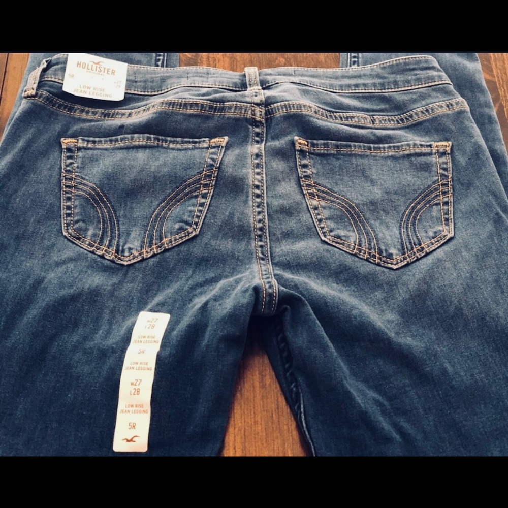 Hollister Juniors jeans size 5R - NWT NEVER WORN